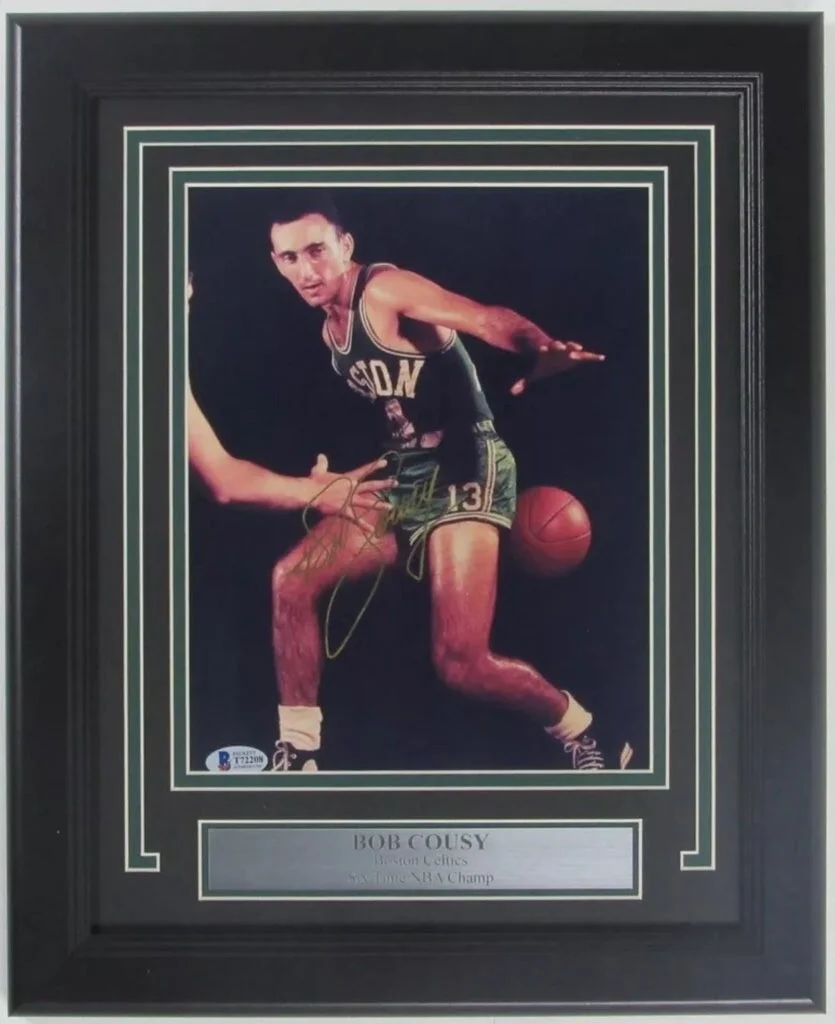 Bob Cousy Boston Celtics Autographed/Signed Framed Photo (BECKETT) (Photo 1 of 4)